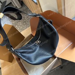 Luxury Women Solid Colour Crossbody Bag Designer Mens Fluffy Black leather Waist Bags Fashion Fuzzy Bum Bag Handbags Pack Purses 35cm WYG