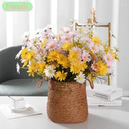Decorative Flowers 5 Heads Artificial Bouquet Silk Daisy High Quality For Wedding Vase Office El Table Centerpiece Home Decor