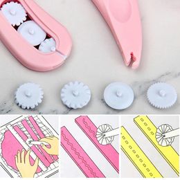 Baking Tools Diy Cooking Curved Cut Roller Board Model Fondant Skin Cutting Embossing Tool Wheel Mould