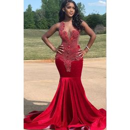 2024 Sexy Red Dresses Jewel Neck Illusion Veet Mermaid Sleeveless Rhinestone Crystal Beads Evening Dress Prom Gowns Sweep Train 0513