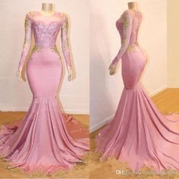 2022 Charming Pink Sheer Long Sleeves Mermaid Long Prom Dresses Gold Lace Applique Sweep Train Formal Party Evening Gowns BC0589 314h