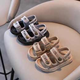 Sandals New arrivals of boys and girls in 2024 sandals for children comfortable soft soled summer baby shoes beach shoes casual outdoor activitiesL240510