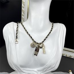 Letter C Woman Pendant Necklaces Cclies gold chokers Necklace Luxury Designer Jewellery Women C logo Retro Sweater chain 65687
