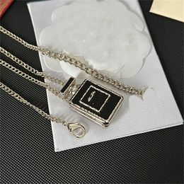 Letter C Woman Pendant Necklaces Cclies gold chokers Necklace Luxury Designer Jewellery Women C logo Retro Sweater chain 6950