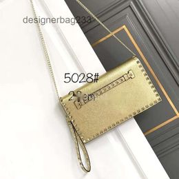 Trendy Small Stud Valenteino Designer 2024 Bag Bags Rock Chain Vo Locoo Style Cowhide Rivet Lady Event Crossbody Purse Womens Letter Square T7FS
