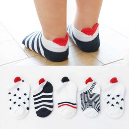 Kids Socks 5 pairs/batch 0-2Y cute and cute short baby socks red heart girl cotton net cute newborn boy and toddler white socks d240513