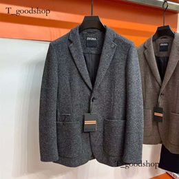 男性ブレザー冬のレジャービジネスウールロゴスーツジャケットZE210