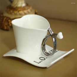 Mugs Creative Gift Fashion Design Zakka Cute Lovers Heart Ceramic Coffee Mug Set Milk Breakfast Tea Ring White Cup For Couples