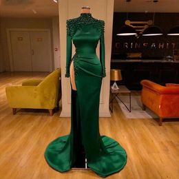 2021 Emerald Green Arabic Evening Dresses Long Sleeves High Slit Sexy Prom Party Dresses Chic Beading Mermaid Long Formal Gowns Lady 228R