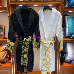 Velvet bathrobe robe Designers bathrobe baroque Fashion pajamas Mens Women Letter jacquard Logo printing Barocco print sleeves Shawl collar Pocket belt 100% cotton