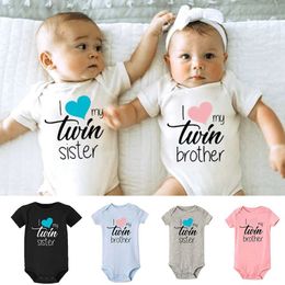 Rompers I love my twin brothers newborn boys and girls short sleeved jumpsuits twin baby clothes Ropa summer tight fitting clothes unisex baby giftsL2405