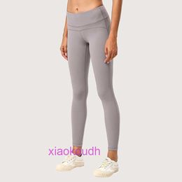 AAA Designer Lul bekväma kvinnors sportyogbyxor 2019 Autumn New Solid Color Womens High midje Fitness Tight Croped Naked