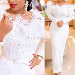 2022 White Sexy Luxury Prom Dresses Arabic Off Shoulder Long Sleeves with Feather Crystal Pearls Formal Party Dress Evening Gowns Sheat 348h