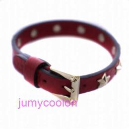 High Luxury Valetno and High Quality Versions Designer Letter Quadtapered Fashion Features Unisex Bracelets Red Star Studs Bangle Leather Redbm Used