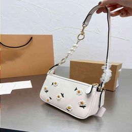 10A Fashion Shoulder Leather Three-dimensional Chain Bags Handbag Vintage Designer Pearl Women Crossbody Embroidered Summer Flowers Pur Ttqj