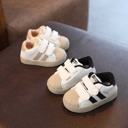 Sneakers Childrens Cricket Shoes Male 2023 Autumn New Baby Walking Soft Sole Girls Shell Head Single H240513