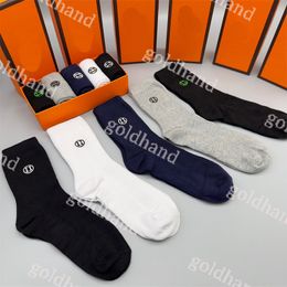 Classic Mens Sock Fashion Casual Letter Embrodiery Sock Street Hip Hop Skateboard Sock With Box
