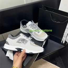 Channel Shoes Designer Womens Casual Outdoor Running Shoes Reflective Sneakers Vintage Suede Leather and Men Trainers Fashion s5