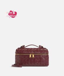 Designer Womens Botega Bang Bang Vanity Case Cherry Rope Makeup Bag Box Bag with Cowhide Weaving Crossbody Handheld Womens Bag