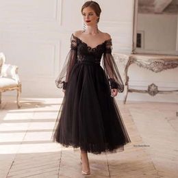 2024 Sexy Short Prom Dresses Vintage Off Shoulder Black Lace Appliques Illusion Long Sleeves A Line Plus Size Tulle Tea Length tail Evening Gowns 0513