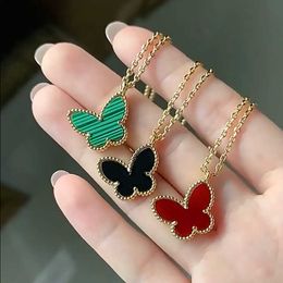 Designer Necklace Vanca Luxury Gold Chain French White Fritillaria Butterfly Necklace Female Sweet Red Chalcedony Pendant Clavicle Chain Jewelry X3I7