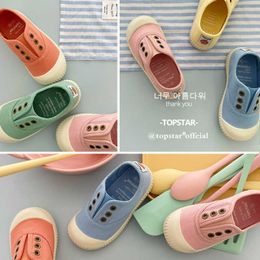 Sneakers Korean Candy Coloured Childrens Canvas Shoes Spring and Autumn One Feet for Boys Girls Cloth Kindergarten Baby Soft Sole Indoor H240513