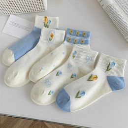 Women Socks For Novelty Casual White Simple Flower Breathable Cotton Soft Absorb Sweat Short Sock Female Sweet Summer