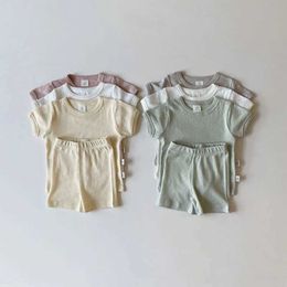 Clothing Sets 2023 Summer New Baby Breathable Clothing Set with Thin Cotton Childrens Short Sleeve 2-piece Set for Boys and Girls Hollow Top+ShortsL2405