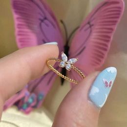 Wedding Rings 2021 Trend Womens Ring Crystal Butterfly Finger Charm Simple Couple Specially Designed for Birthday Gifts Jewellery Q240511