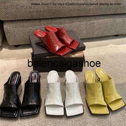 Botteg Venetas bottegaa shoes S Genuine Slippers Leather Designer Shoes Women Summer Kitten Heel Mules Open Square Toe High Slides Beach 5FPG