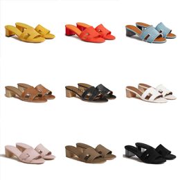 Designer sandali con tacco alto le scarpe da donna professionali in pelle pannelli in pelle sandali abito bianco vestito classico slidehow beach pantofole della migliore qualità