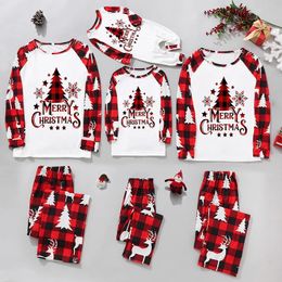 Christmas Family Matching Outfits Mom Dad Kids 2 Pieces Pyjamas Set Baby Rompers Casual Loose Sleepwear Xmas Look Pyjamas 240507