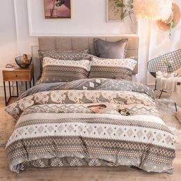 Bedding Sets The Four-piece Bedroom Bed Fashion Milk Velvet Thick Warmth Quilt Cover Simple Printing Family El Sheet Set