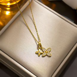 Fashion Four Leaf Flower Pendant Necklace Titanium Steel Metal Charm Women s Necklace Designer 18k Gold Plated Jewellery Necklace Classic Girls Collarbone Necklace