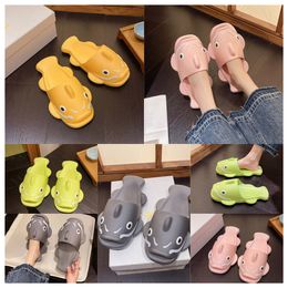 Designer Funny Personalized Slippers Mens Wearing Externally in Summer Home pink yellow Non slip Soft Sole Couples Stepping Feeling Cool sandal for Women