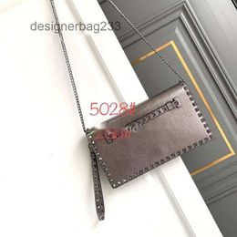 Lady Locoo Trendy Letter Small Cowhide Stud Purse Valenteino Designer Style 2024 Rivet Bag Event Crossbody Bags Womens Rock Square Chain Vo QB1N