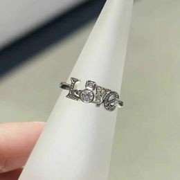 Designer Westwoods New Love Letter Full Diamond Saturn Ring for Men and Womens Light Luxury Fashion Couple High Edition Handicrafts Nail