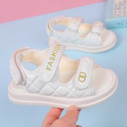 Sandals Childrens Girl 2023 Summer New Princess Cute Pink Breathable Middle and Big School Beach Shoes H240514