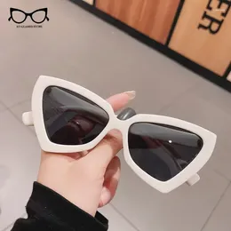 Sunglasses 2024 Fashion Triangle Cat Eyes Rice Nails High-end Large Frame UV Resistant Retro Glasses Designer