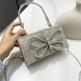 Strassabon Abendbeutel Herzmuster Silber Clutch Damen Mode -Diamant Bankett Kupplung und Geldbörse Hochzeit Brautabschlussbrieftaschen für Mädchenparty Cluth Brieftaschen