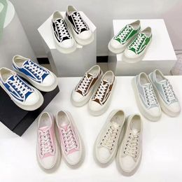 Summer Fashion Canvas Sneaker Ruxury Women Biscuit Best Platform Designer Мужчины на открытом воздухе Travel Toping Caffice Casual Rubber Run Run Flat Basketball Levely Loafer