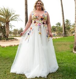 A-Line Plus Size Wedding Dresses 2024 V Neck Embroidered Flowers Tulle Bride Party Dress Sleeveless Colorful Floral Backless Lace Up Vestido De Noiva