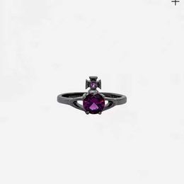 Designer Westwoods Luz de luxo doce Diamante completo Reina Four Claw Zircon Saturn Ring Gun preto preto roxo