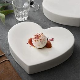 Plates White Heart-shaped Ceramic Dinner Plate Dessert Sushi Dim Sum Dish Sashimi Western Steak Fruit Bowl