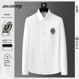 Men's Dress Shirts Light Luxury Spring New Mens Shirt Heavy Craft Hot Diamond Chest Label Shirt Mens Micro Elastic Non iron Mens Shirt Y240514