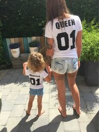 Family Matching Outfits Summer Family Matching Short T Shirt Mommy And Son Look Print Letters Mama Boys Clothes Fashion T shirt mother and daughter T240513
