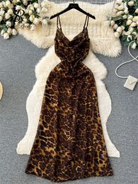 SINGREINY Spaghetti Strap Leopard Print Long Dress Ladies Sleeveless Slim Backless Sundress Fashion Holiday Beach Maxi Dress 240514