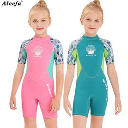 Kids Girls Neoprene 2.5mm Wetsuit Diving Suit Winter Swimwear Short Surfing Swimsuit Wet Diving Shorty 240507