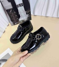 Brand baby designer shoes Shiny patent leather kids Sneakers Size 26-35 Box protection girls leather shoes Slip-On boys Dress shoes 24May