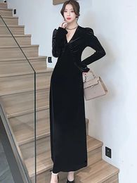 Casual Dresses Autumn Winter Black Velvet Pleated V-Neck Maxi Dress 2024 Korean Vintage Luxury Gown Women Elegant Bodycon Festival